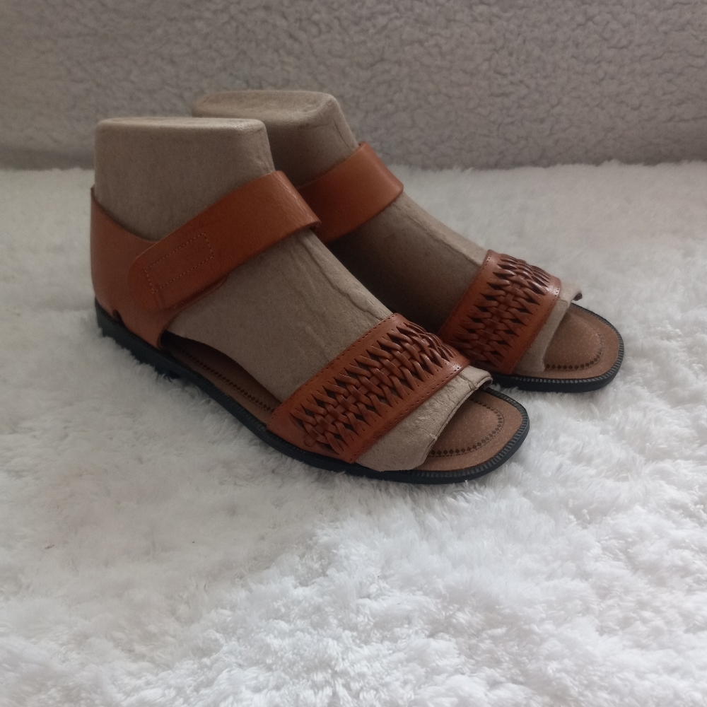 Jessica Stevens Bohemia womens leather woven upper brown sandals  Sz 8M
